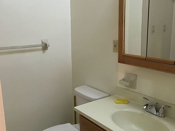 5th image of 618 E 82nd St
