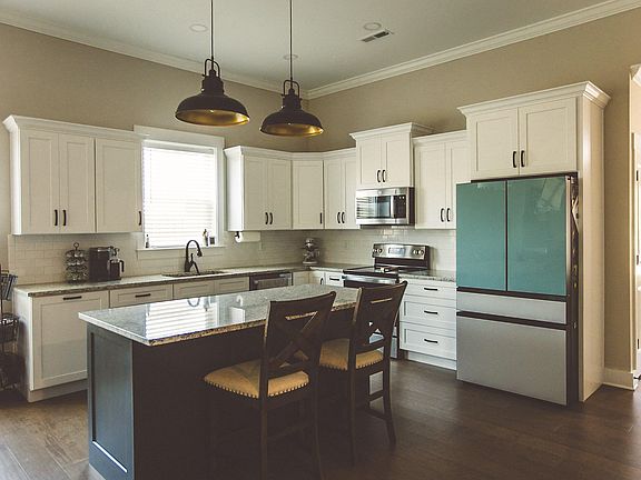 5th image of 51 Seven Pines Ln