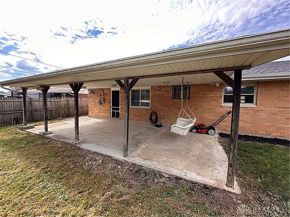 4th image of 321 Mumford Dr