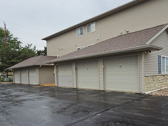 3rd image of 109 E Price St Unit 301