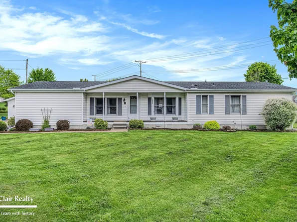 1576 Grandview Ct, Saint Clair, MI 48079