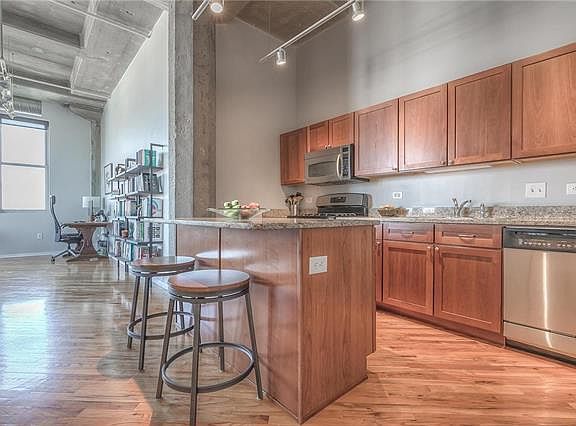 3rd image of 2107 Grand Ave #1005