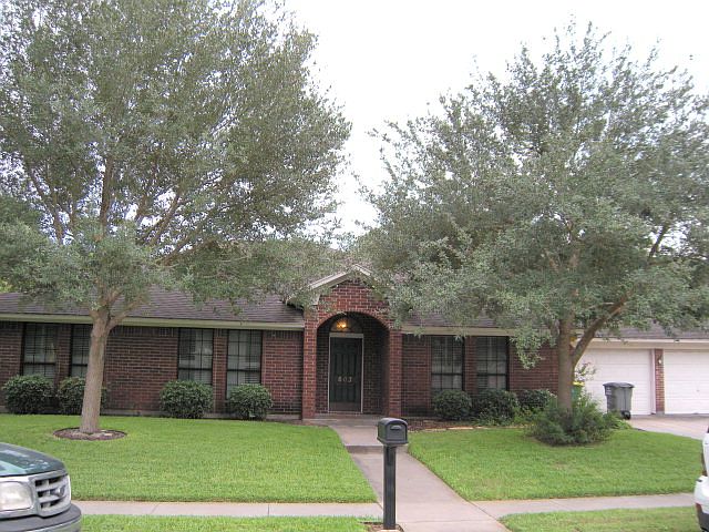 1st image of 603 Chimney Rock Dr
