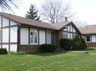 5317 Somerset Ln S #5317, Greenfield, WI 53221