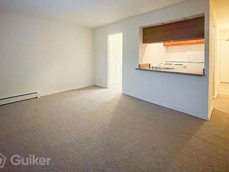 1st image of 540G W Roscoe St #478