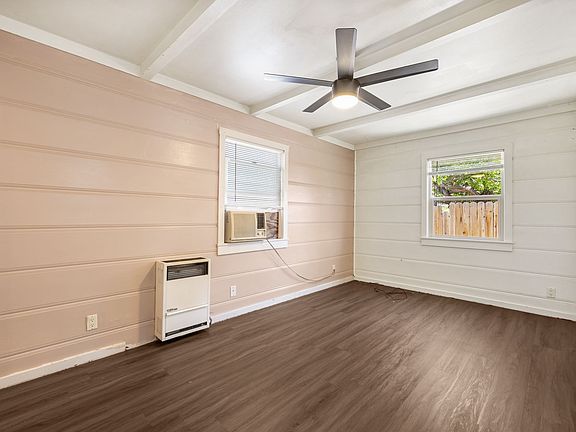 4th image of 629 Sinclair St #623