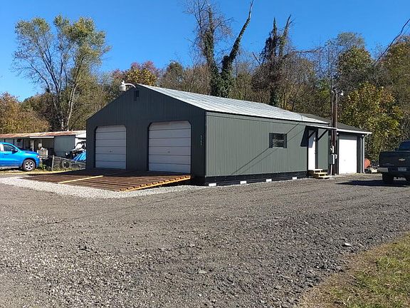3rd image of 3751 Harper Rd