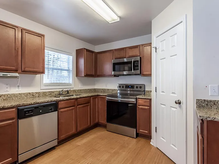 17 Maiden Ct — Photo 7