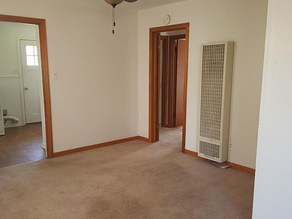 3rd image of 1516 S Avenue C