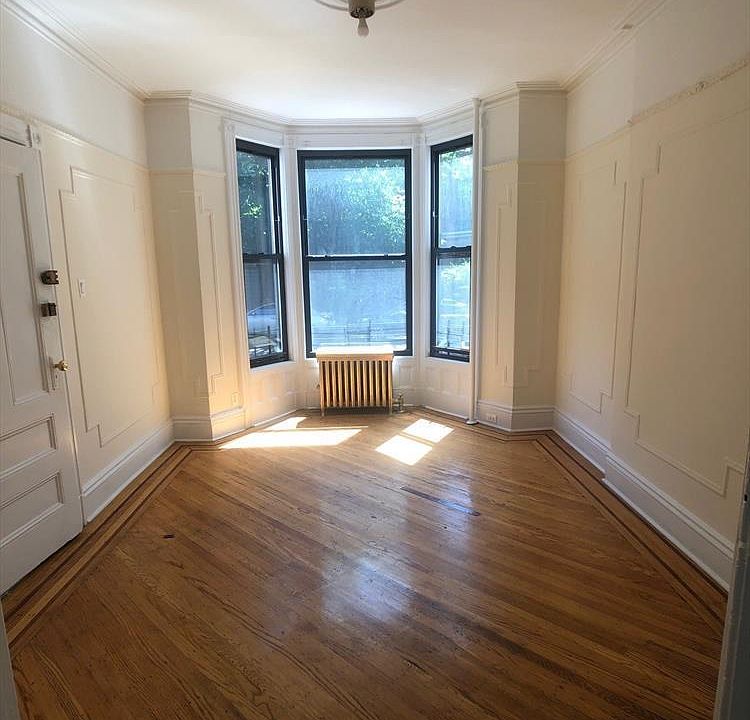 1st image of 439 7th St APT 1