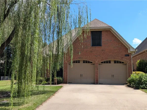 2172 N Donahue Dr, Auburn, AL 36830