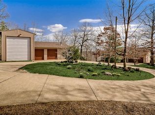 11 County Road 1023, Eureka Springs, AR 72632