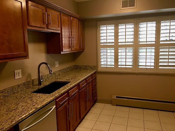 New kitchen with granite 