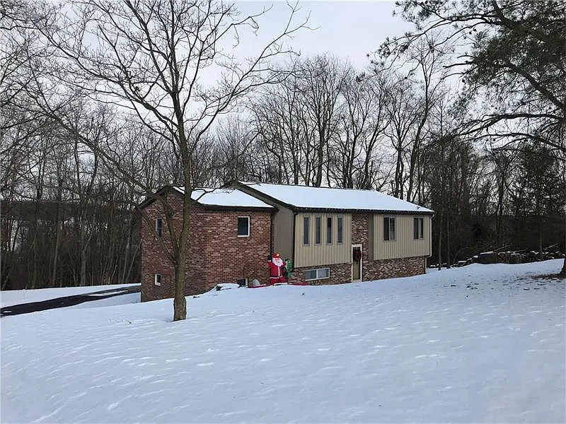 1032 Riverview Dr photo 1