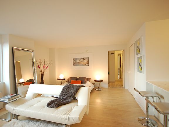 4th image of 322 W 57th St APT 26V