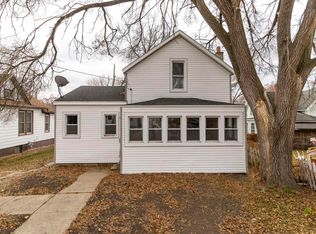 325 W Stearns St, Freeport, IL 61032