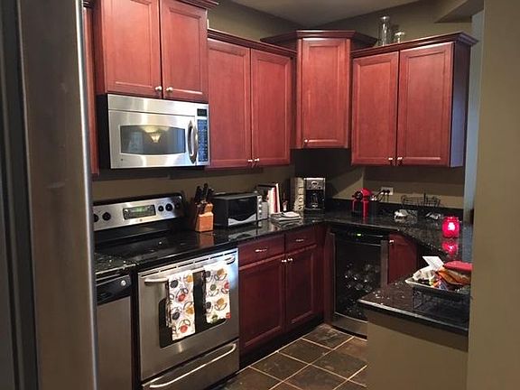 4th image of 1953 N Lincoln Ave #3N