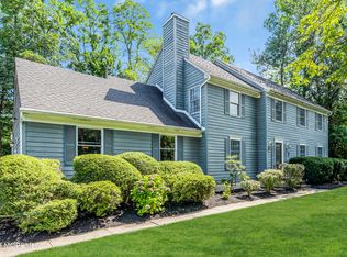 3 Harvest Ln, Tinton Falls, NJ
