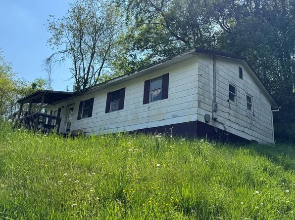 275 Mountain Rd, Richlands, VA 24641