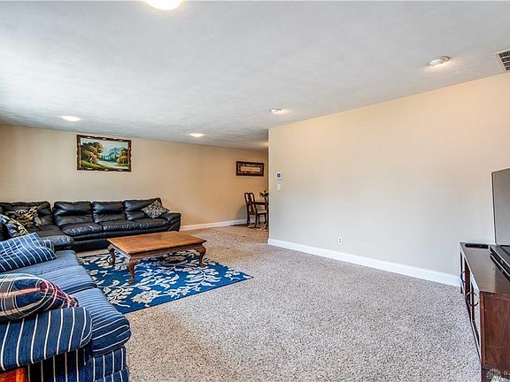 4th image of 2960 Westcott Dr