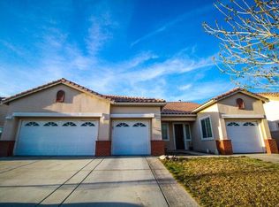 19792 Wallflower Ln, Apple Valley, CA 92308