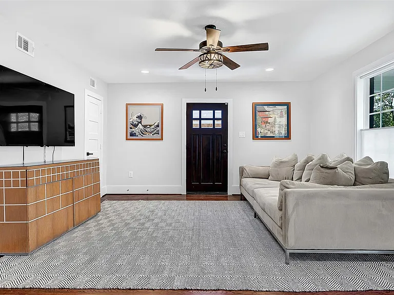 3343 Tampa St — Photo 7