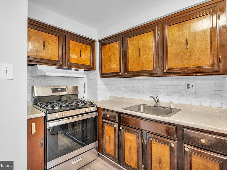 3639 Gaul St — Photo 10