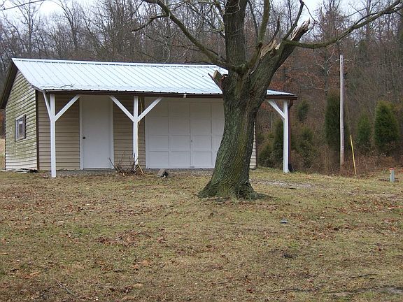 Detached Garage