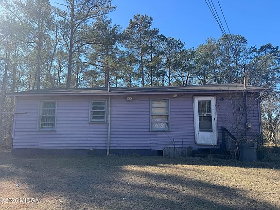 2nd image of 3801 Crest Dr