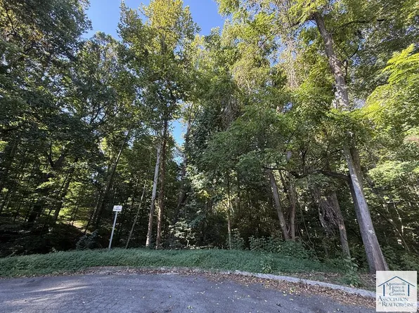 18-19 Whittle Ct, Martinsville, VA 24112