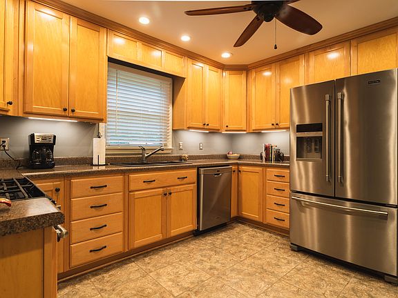 2nd image of 2425 Woodleigh Dr