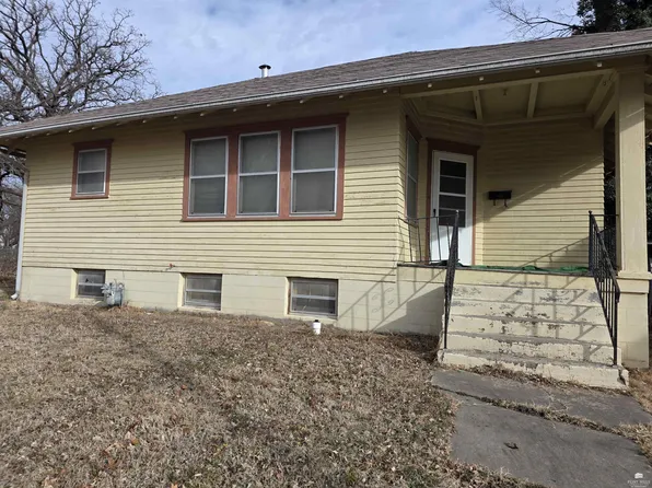 308 North St #C, Herington, KS 67449