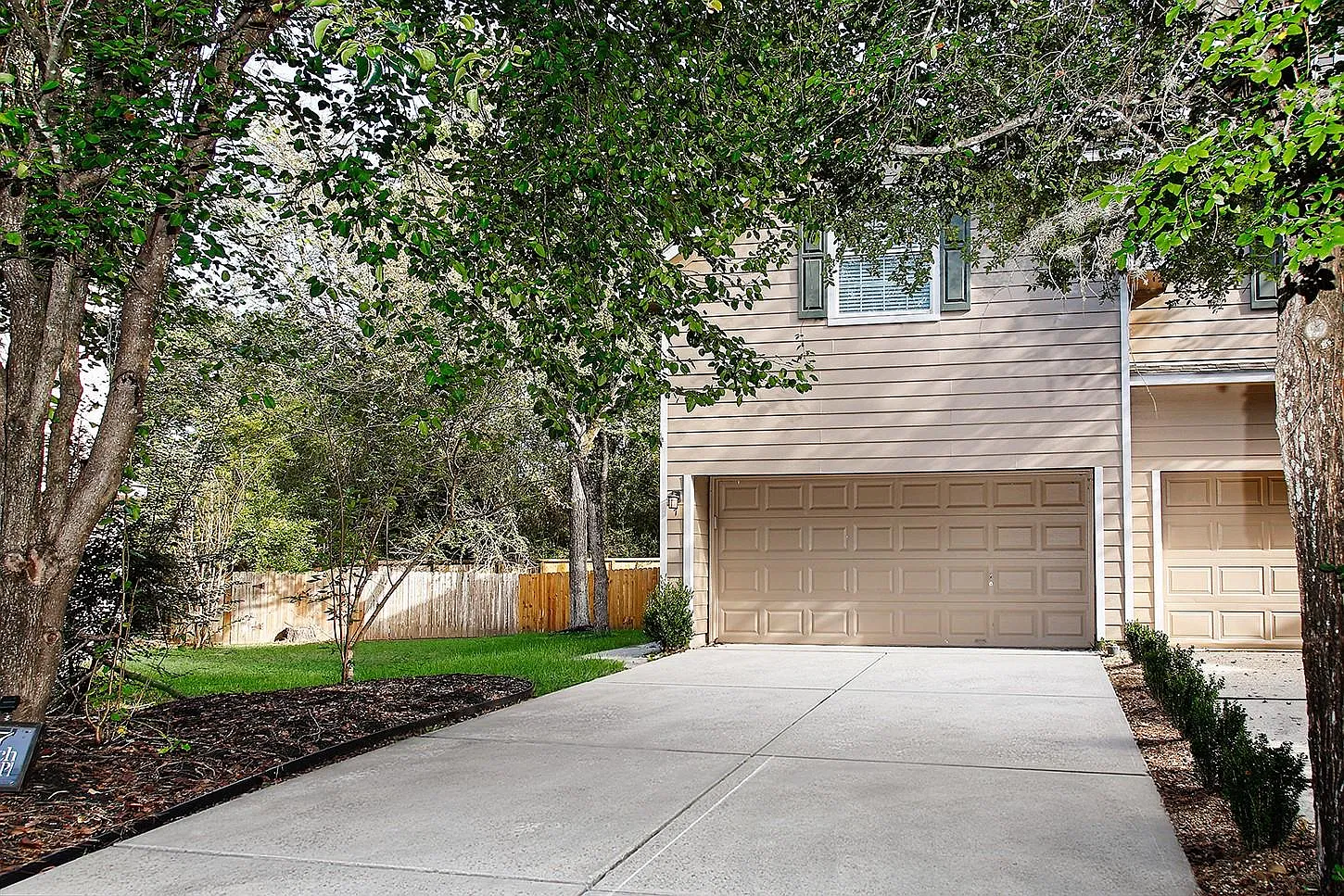 3 bed, 2.5 bath, 1685 sqft, $2,300 — Photo 1
