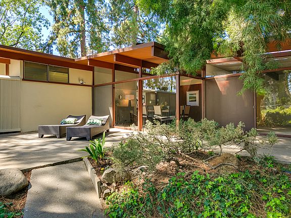 4th image of 477 Madeline Dr