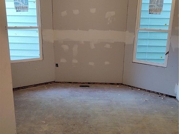 4th image of 1565 Hopkins Ave