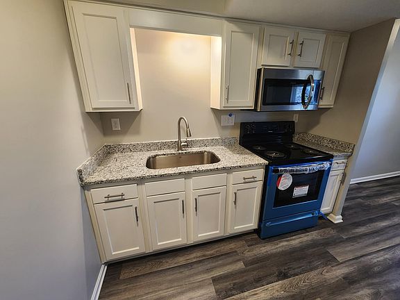 5th image of 2412 Mount Claire Ave APT 9