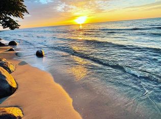 5063 Country Club Beach Rd, Port Washington, WI 53074