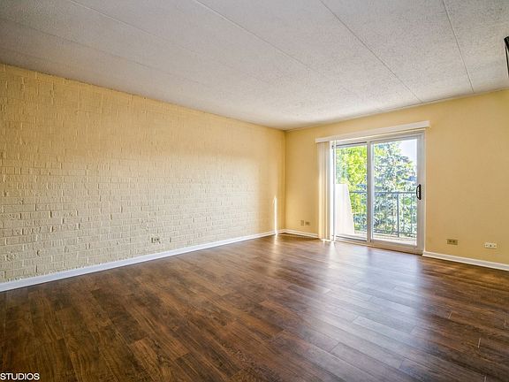 5th image of 3850 S Parkway Dr APT 3B