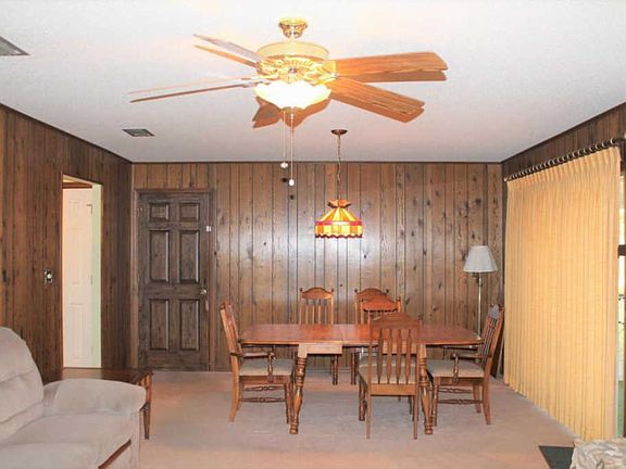 5th image of 505 NE 40th Ave