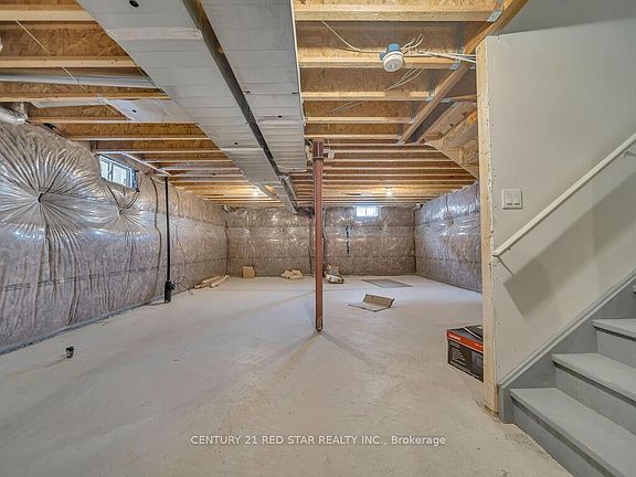 5th image of 262 Newman Dr