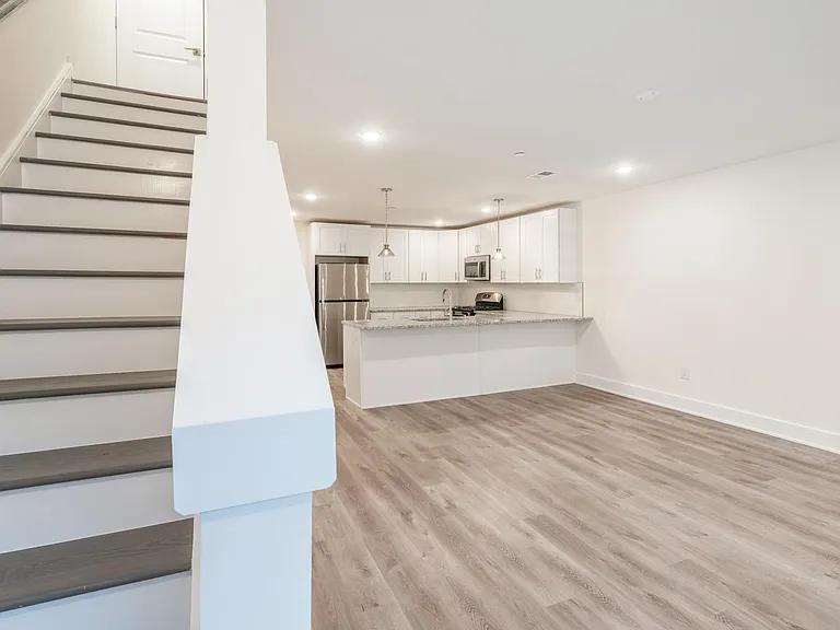 2413 Federal St #13 — Photo 14