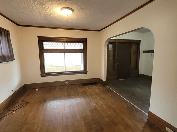 3rd image of 2077 W 91st St