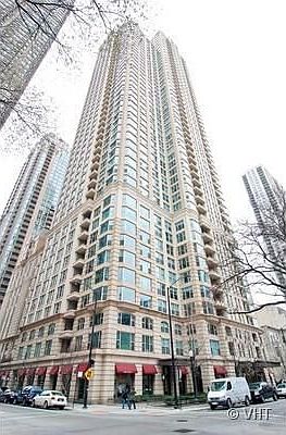 1st image of 25 E Superior St APT 2704