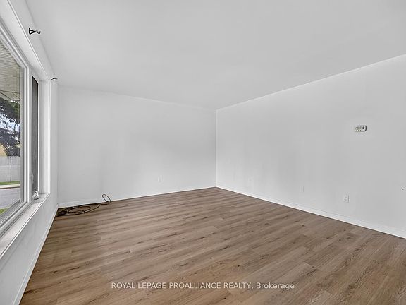 4th image of 415 Railway Ave