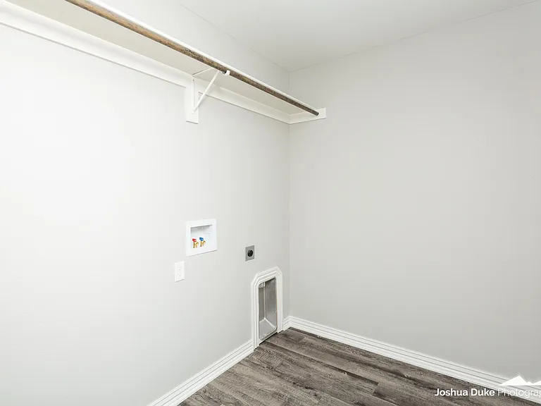 5924 W Mecklin St — Photo 35