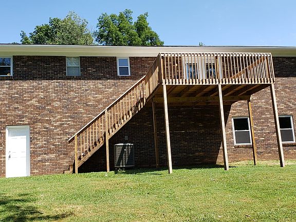 5th image of 296 Fuller Estates Cir