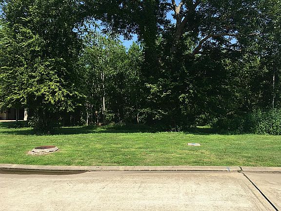 4th image of Grand Estates Dr