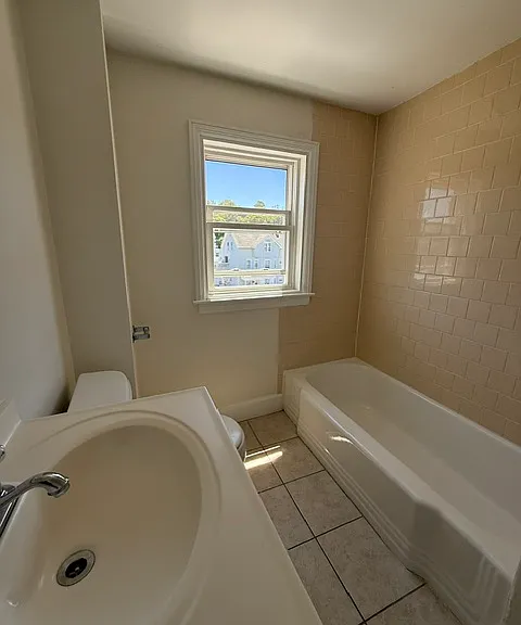 1467 N Main St #3 — Photo 7