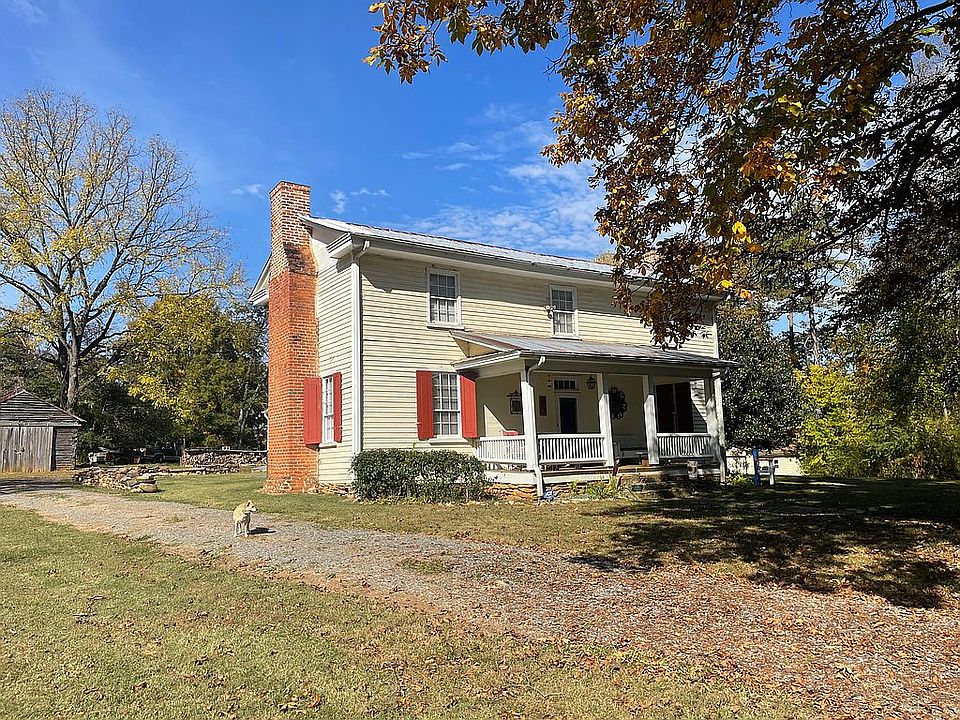 2nd image of 705 Old Rockford Rd
