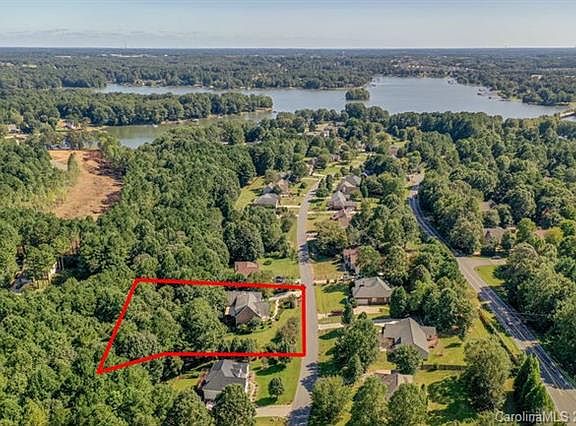 3rd image of 196 Harbor Landing Dr
